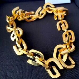 ✨BRAND NEW✨💯%AUTHENTIC GIVENCHY G CHAIN NECKLACE